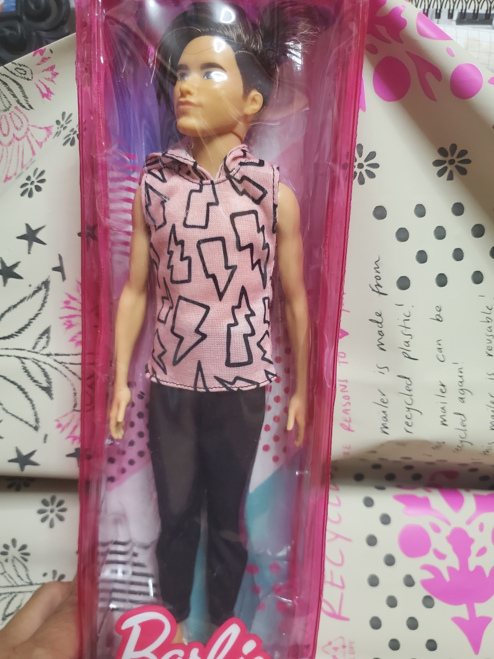 Barbie Fashion Doll #193 in Pink Graphic Top and Black Pants - Picture 5 of 7